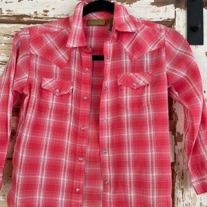 Little girls, wrangler, shirt, light, pink with silver sparkles, running through